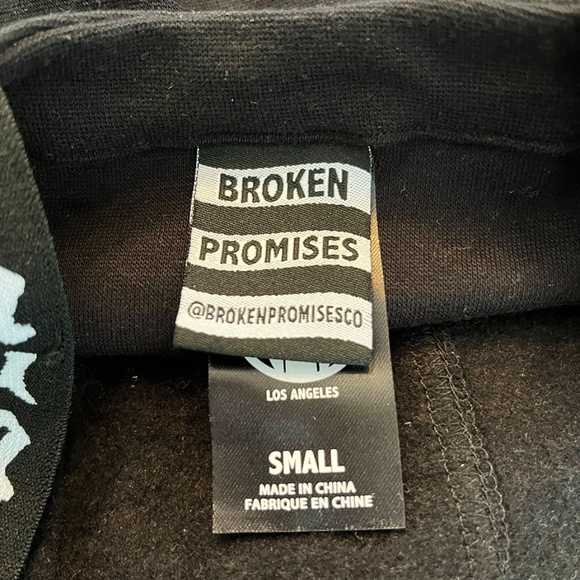 Broken Promises Road Black Front Snap Crop Tank Top Brand New w/Tags Sz S - Picture 6 of 8